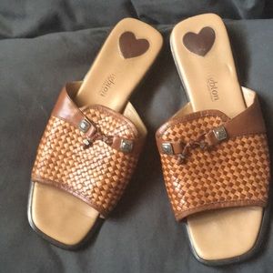 Used Brighton Joan woven leather slip on mule sz 8